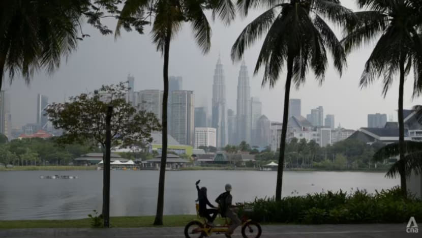ASEAN digesa gubal undang-undang berkaitan jerebu, sedang anggotanya pertikaikan pencemaran rentas negara ASEAN digesa gubal undang-undang berkaitan jerebu, sedang anggotanya pertikaikan pencemaran rentas negara