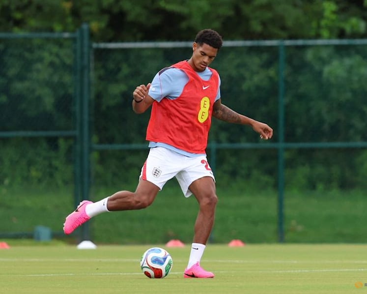 Quansah, James absent from England training before World Cup last-32 match