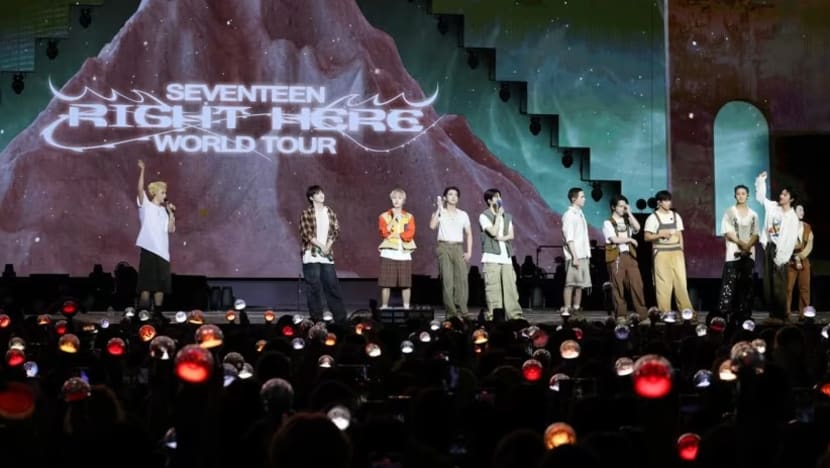 SEVENTEEN tampil bergairah di Singapura, CARAT bergelora