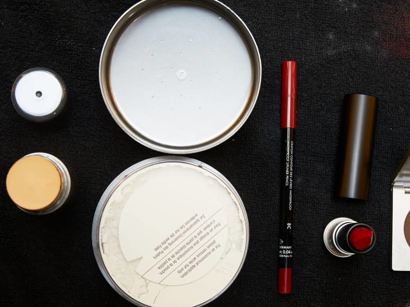 The Only Halloween Make-Up Tutorial You’ll Need (It Only Takes 15 Minutes!)