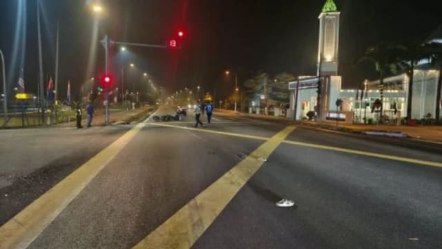 越堤族赴新上班疑撞路面硬物翻覆身亡 家人急寻目击者