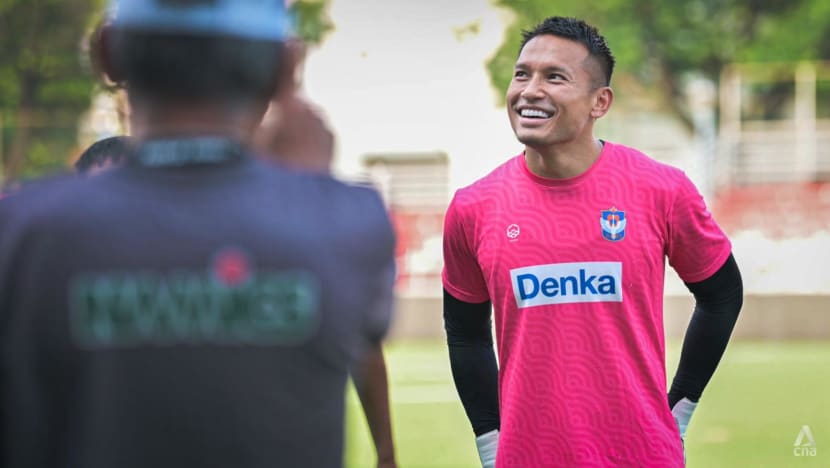 Singapore goalkeeper Hassan Sunny 'amazed' by Chinese fans but taking outpouring of support with a 'pinch of salt' Singapore goalkeeper Hassan Sunny 'amazed' by Chinese fans but taking outpouring of support with a 'pinch of salt'