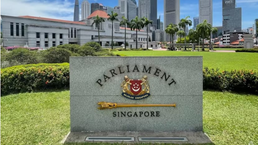 Kerani parlimen SG diberi bayaran kekal berkhidmat susuli peningkatan peletakan jawatan