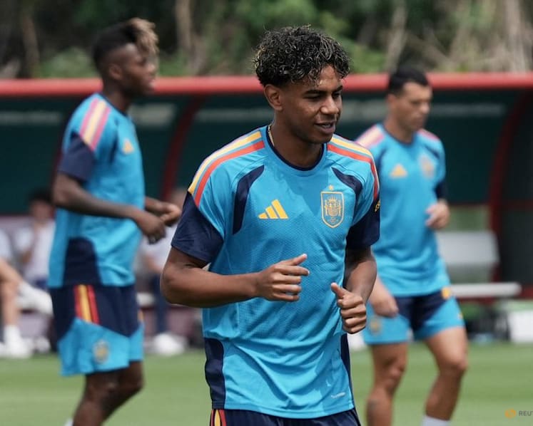 Lamine starts as Spain make three changes for Uruguay clash
