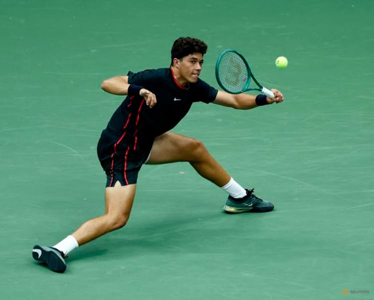 Keys and Fritz cruise as rain disrupts outdoor US Open play