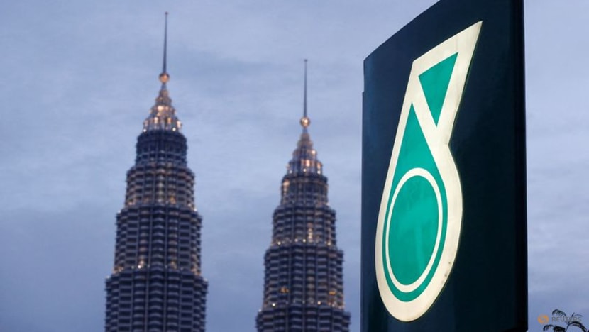 Malaysia's Petronas posts lower H1 profit Malaysia's Petronas posts lower H1 profit