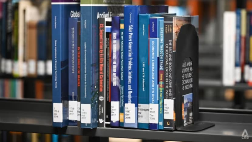 Kakitangan perpustakaan NUS tidak sedar mahasiswa berminat terhadap lebihan buku Yale-NUS Kakitangan perpustakaan NUS tidak sedar mahasiswa berminat terhadap lebihan buku Yale-NUS