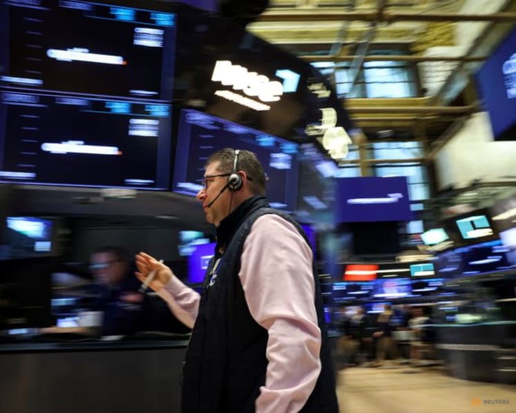 Trading Day: A peace wish and chips