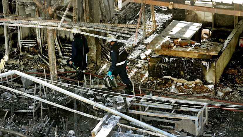 Fire guts Jurong West wet market, coffee shop