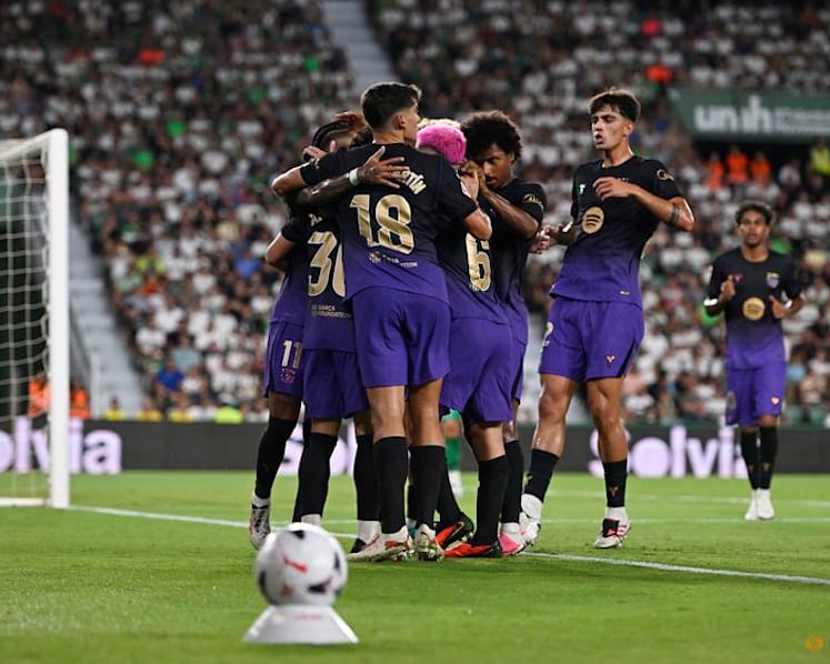 Barcelona launch LaLiga title defence with five-star Elche demolition
