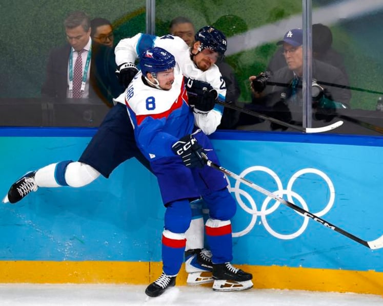 Ice hockey-Finland thump Slovakia to win men's bronze