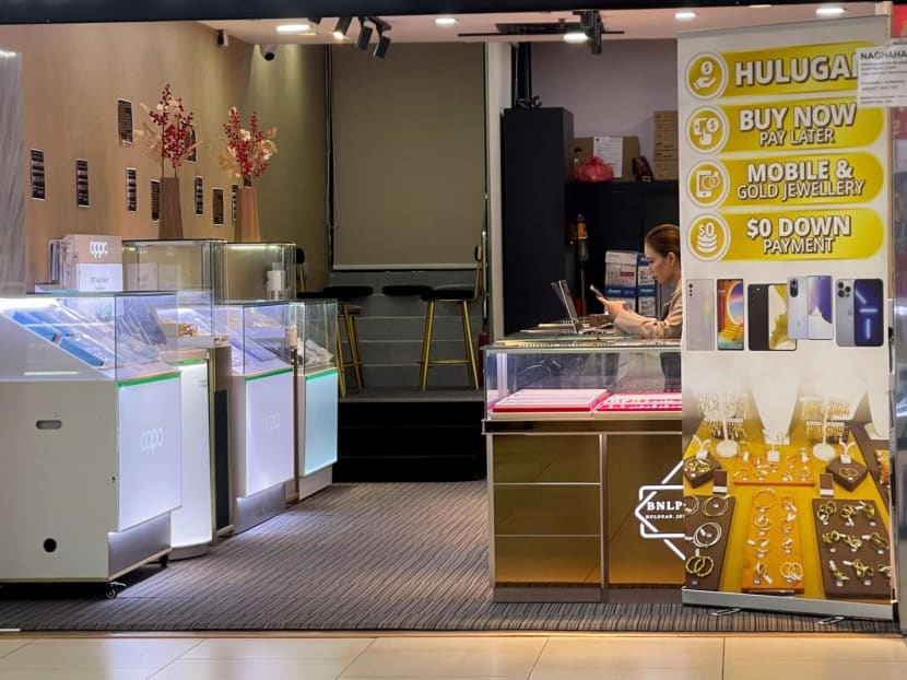 A view of the entrance to a jewellery shop at Lucky Plaza mall on March 13, 2024. A view of the entrance to a jewellery shop at Lucky Plaza mall on March 13, 2024.