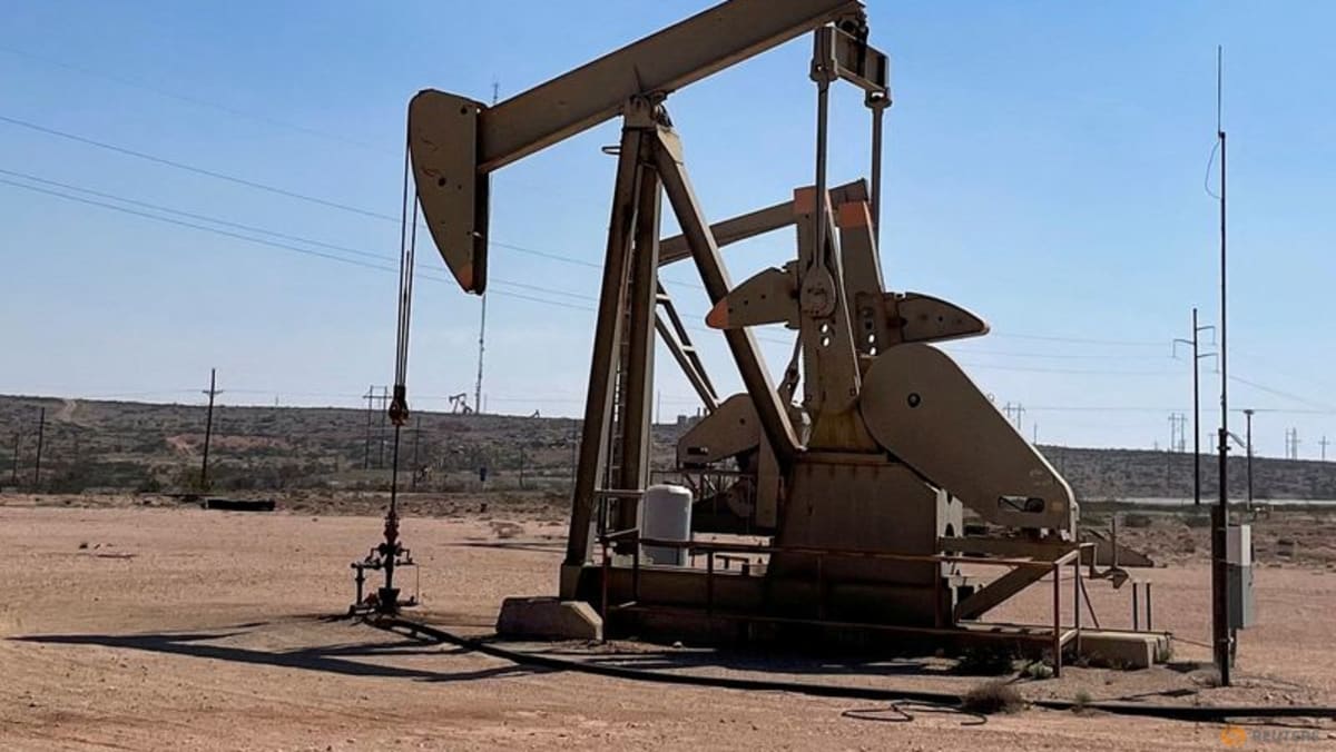 US oil prices drop more than $1 as inventory build raises oversupply fear - Channel News Asia (Picture 1)