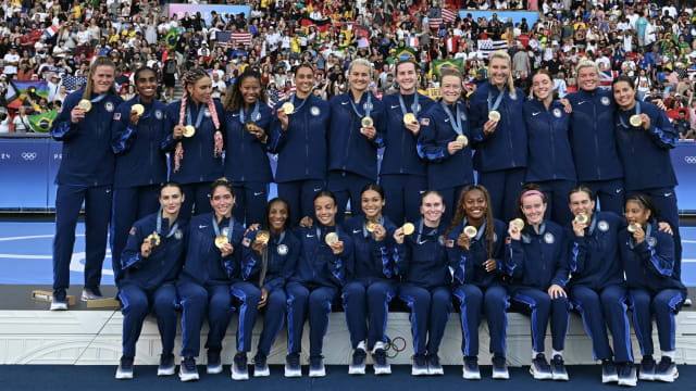 美国女足1比0小胜巴西 第五次夺得奥运金牌