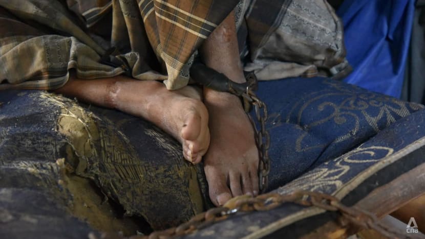‘Buka gemboknya’: Sejak pandemi COVID-19 makin banyak orang dengan gangguan jiwa hidup dipasung ‘Buka gemboknya’: Sejak pandemi COVID-19 makin banyak orang dengan gangguan jiwa hidup dipasung