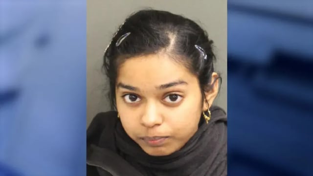 不满妹妹跟男友搞暧昧 美国女子刀捅妹心脏