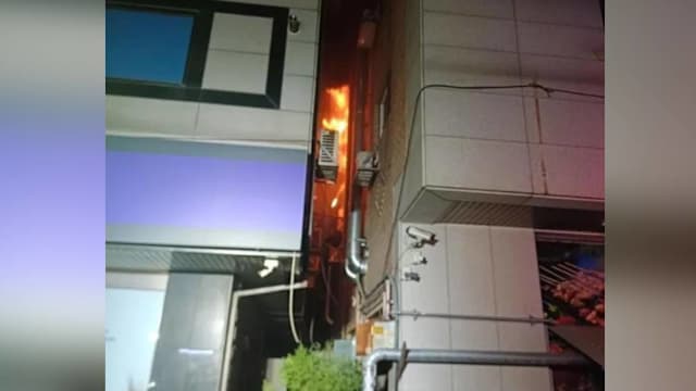 韩女打火机配喷雾灭蟑螂变烧楼 邻居救婴后逃生坠楼亡