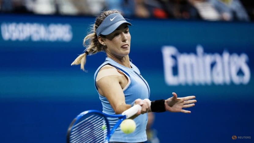 Swiatek survives Kalinskaya scare to reach US Open last 16