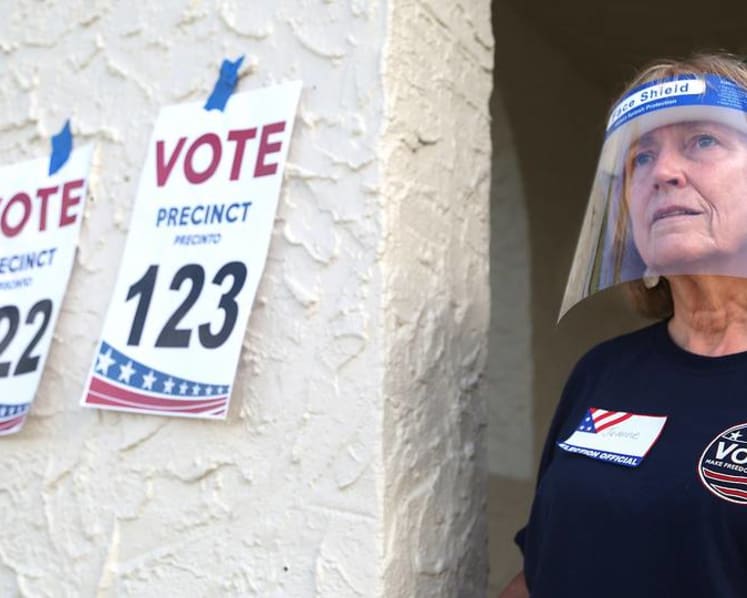 Florida forges ahead in lifting curbs amid COVID-19 concerns
