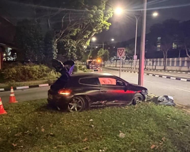 Man in police car chase charged with abducting 19-year-old, possessing parang