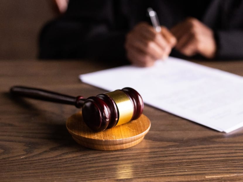 Legal professionals providing aid under a proposed Public Defender's Office need not be called to the Bar, the Ministry of Law said.