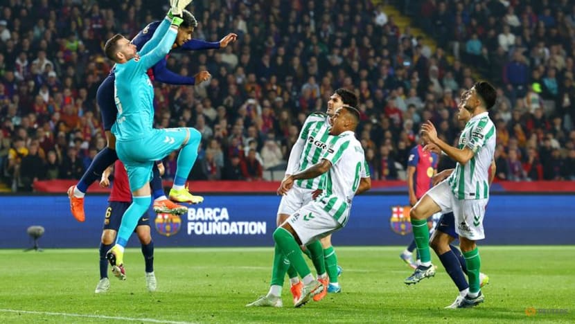 Barcelona held by Betis, miss chance to extend league lead