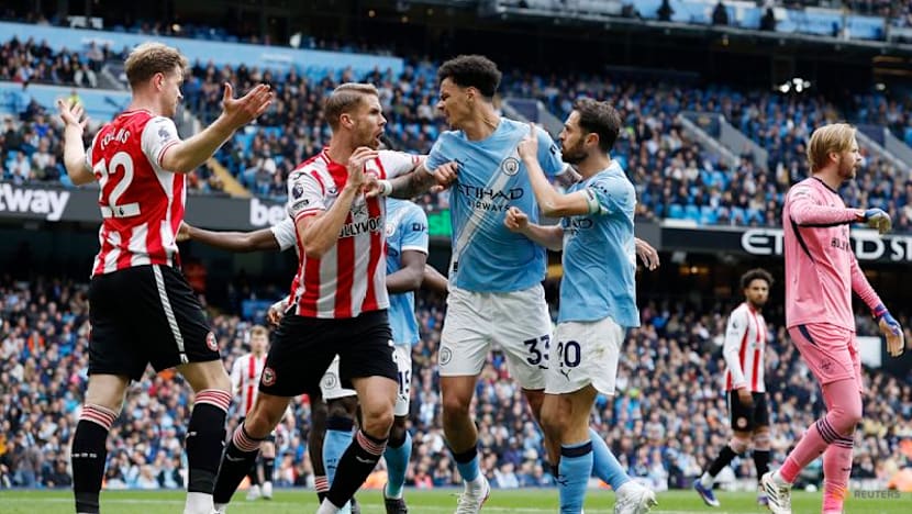 Man City cut Arsenal's lead to two points with win over Brentford
