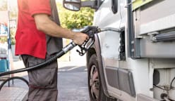 jelasBERITA: Mengapa diesel kini lebih mahal berbanding petrol? 