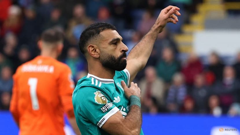 Last-gasp Salah penalty earns below-par Liverpool victory at Burnley