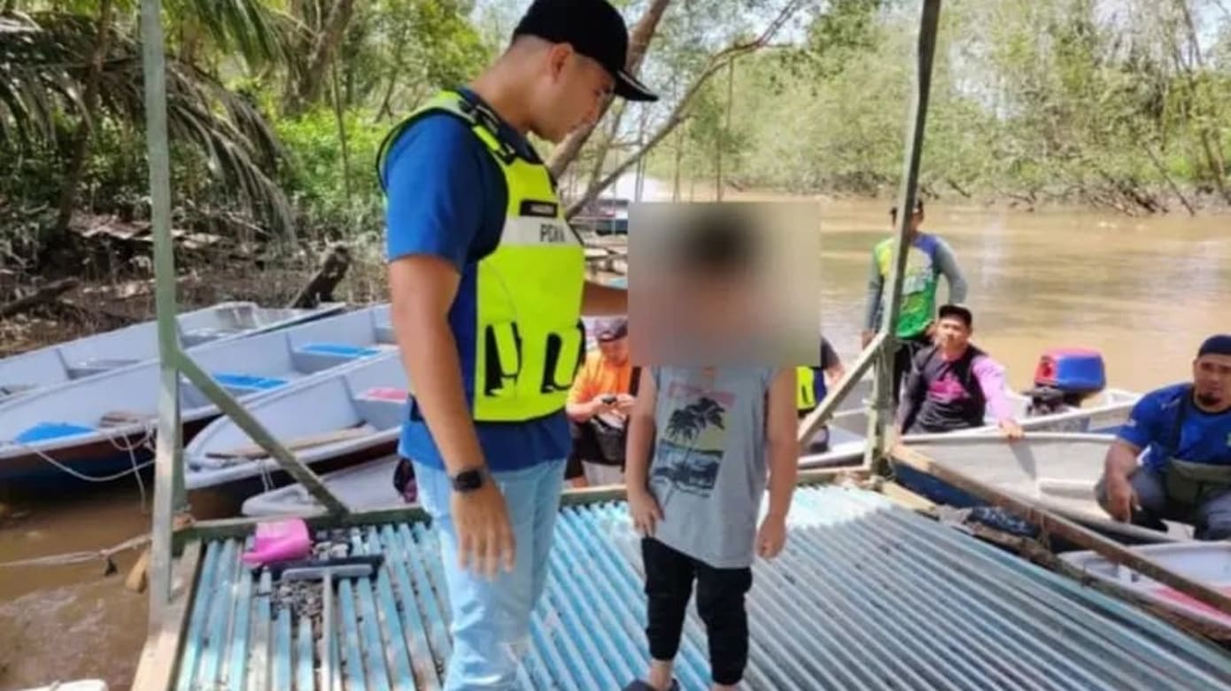 马国男乘船钓鱼撞木坠河失踪 九岁养子紧抓船身逃生