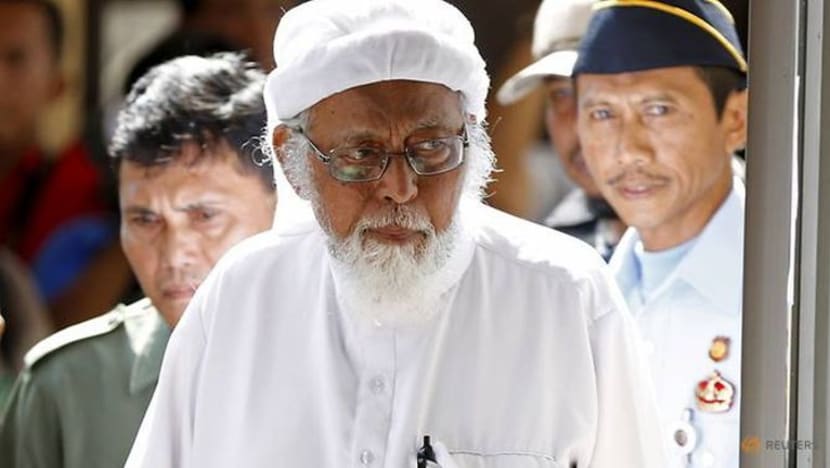 Abu Bakar Bashir kecam serangan di balai polis Ulu Tiram Abu Bakar Bashir kecam serangan di balai polis Ulu Tiram