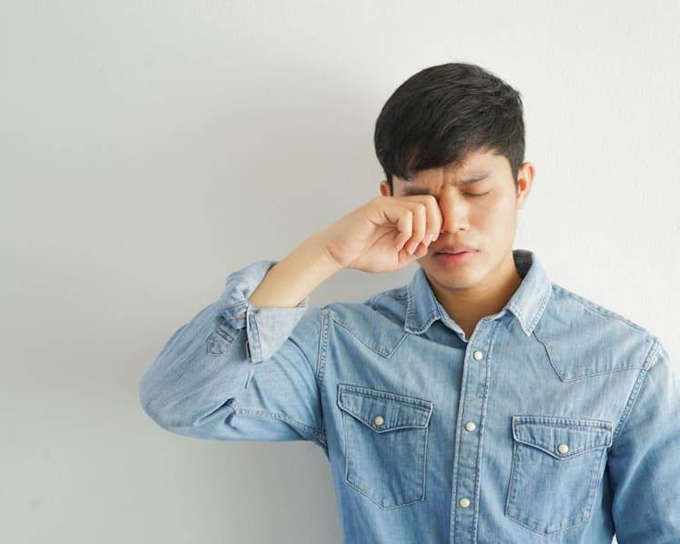 Here's why it’s not a good idea to keep rubbing your eyes (even though it feels so good)