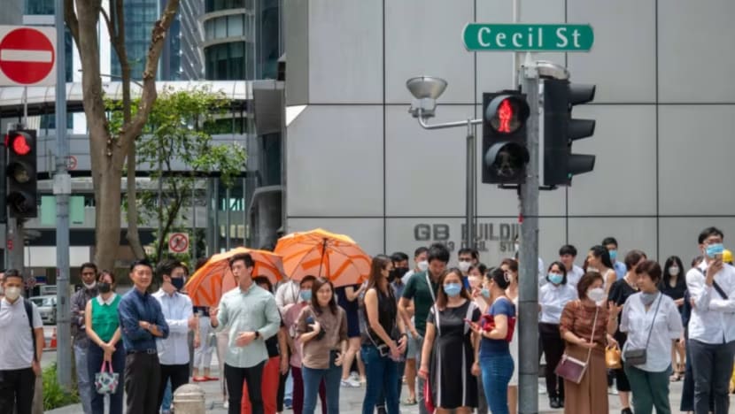 Makin ramai rakyat SG 40-59 tahun buat pinjaman bagi tangani kos sara hidup Makin ramai rakyat SG 40-59 tahun buat pinjaman bagi tangani kos sara hidup