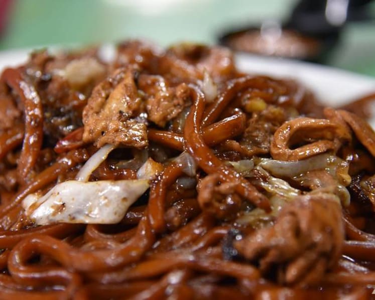 Crispy chicken cracklings the star ingredient in this halal Hokkien mee in Petaling Jaya