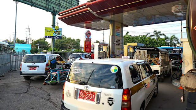 缅甸推每周燃油配额措施 私家车每周只能添两次油