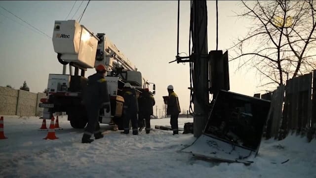 俄罗斯持续打击乌克兰能源基础设施 多地断电断暖