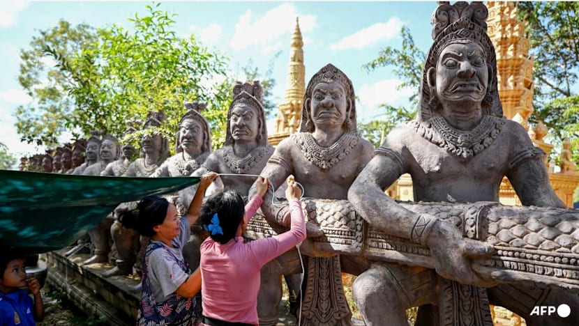 Cambodia says Thai airstrikes hit Siem Reap, home province of heritage temples