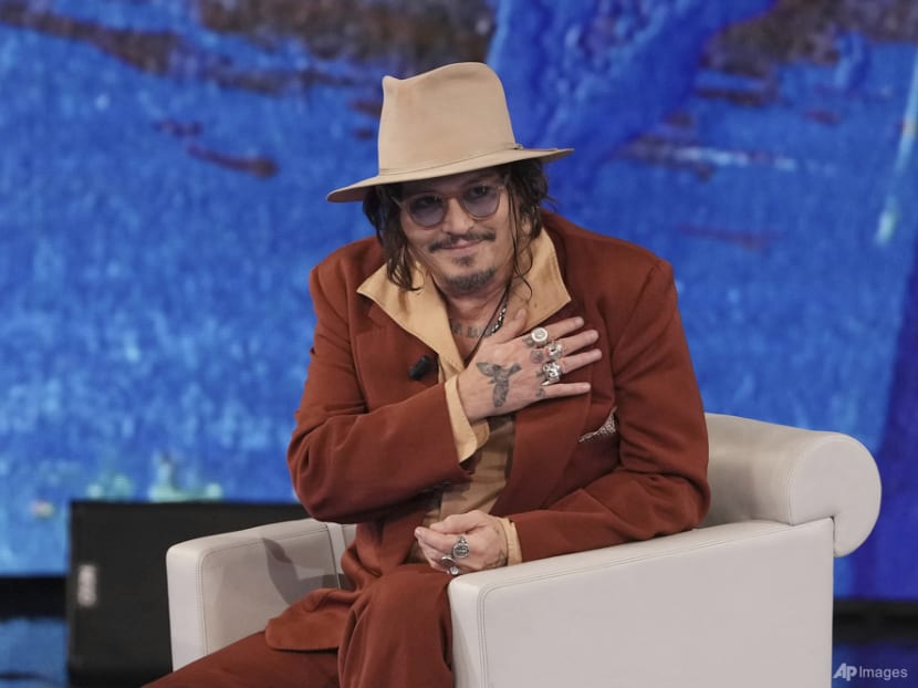 Actor Johnny Depp warns fans of 'online scammers' impersonating him Actor Johnny Depp warns fans of 'online scammers' impersonating him