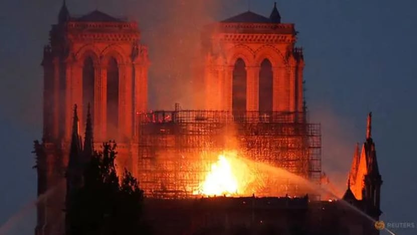 Notre-Dame 'sebahagian daripada warisan manusia sejagat': PM Lee Notre-Dame 'sebahagian daripada warisan manusia sejagat': PM Lee