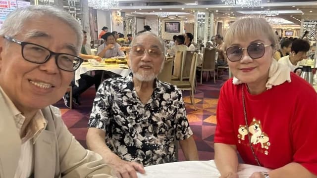 青光眼夺走右眼视力　82岁卢海鹏健康无碍，生活如常