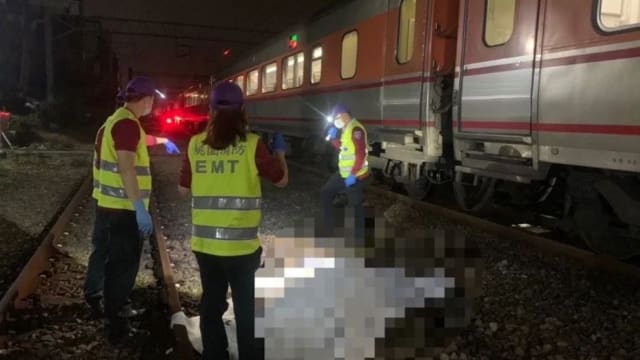 25岁男子闯轨道遭列车撞死 影响台铁列车服务