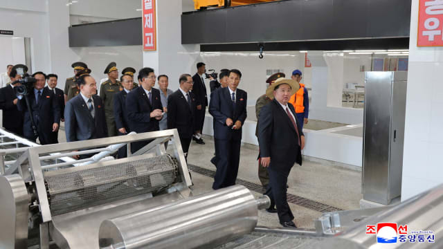 金正恩视察导弹新产线 强调备战能力提升