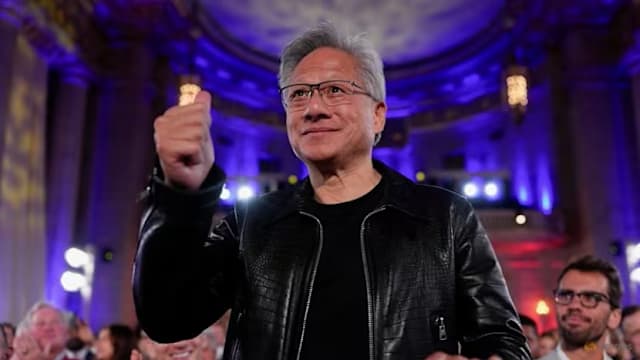 狠批AI致失业论 黄仁勋：根本“说不通”