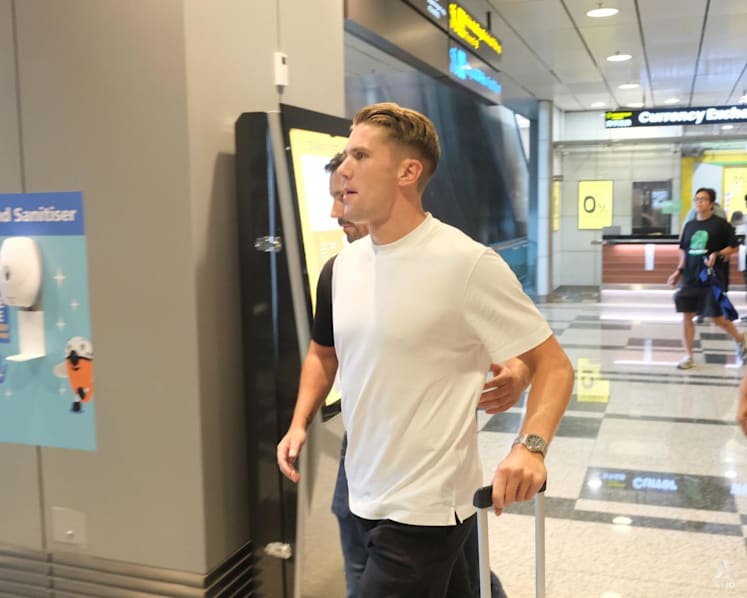 Arsenal new signing Gyokeres arrives in Singapore for pre-season friendly