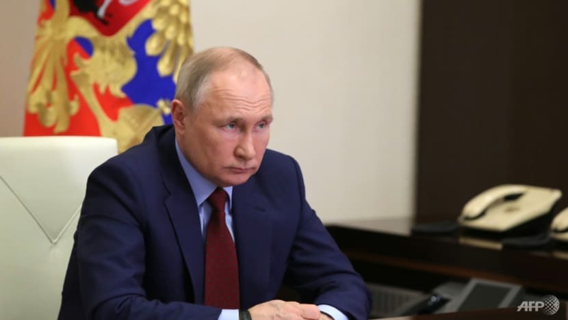 Commentary: Putin is counting on the West’s short attention span to win Ukraine war