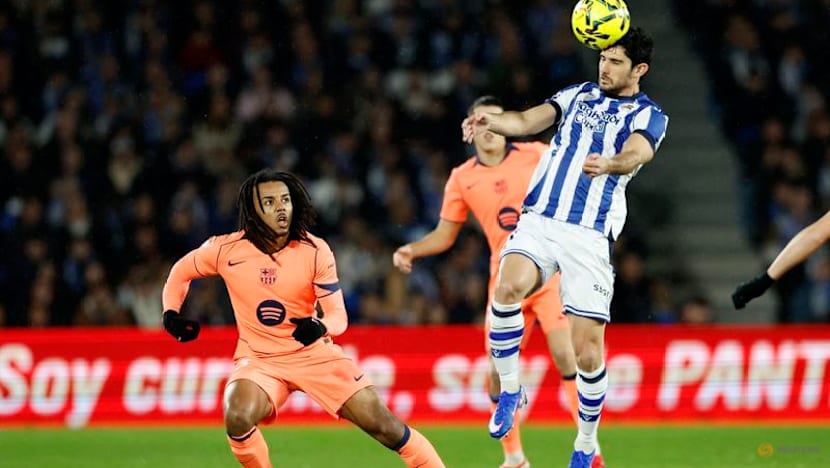 Real Sociedad stun Barcelona 2-1 to end leaders' winning streak
