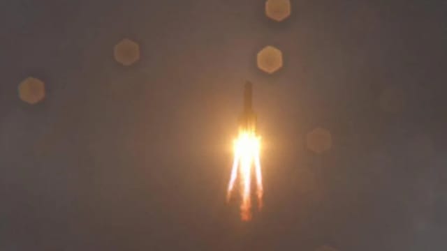 中国嫦娥六号进入地月转移轨道 发射任务圆满成功