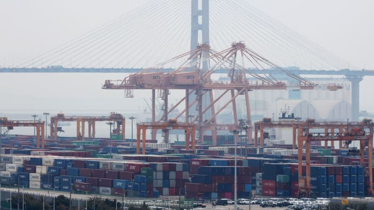 South Korea economy likely returned to growth in Q1 - Reuters poll