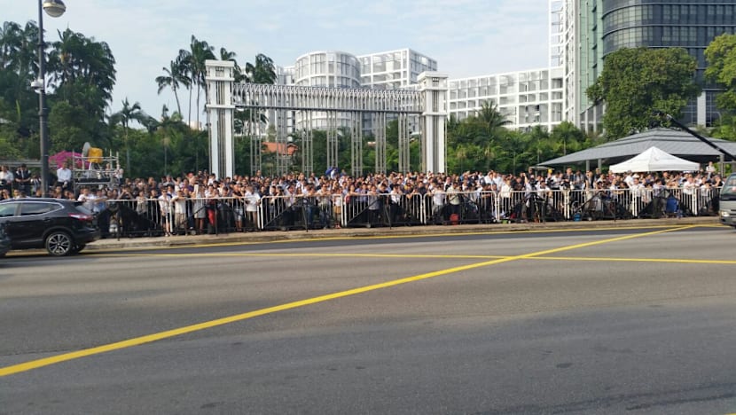 Loyal staff give Mr Lee Kuan Yew final send-off