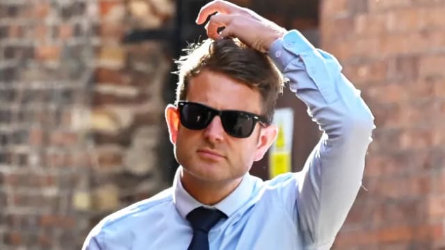 多次在手术室胡搞 英国医生还拍下197性爱视频照片